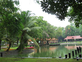 kumarakom lake resort